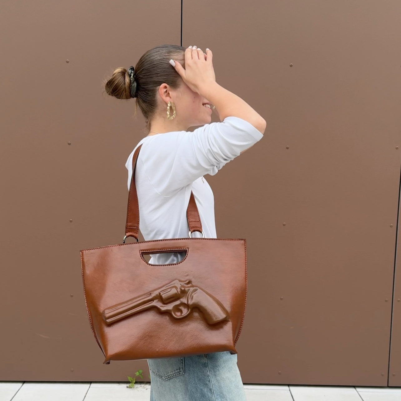 Brown revolver bag image 4